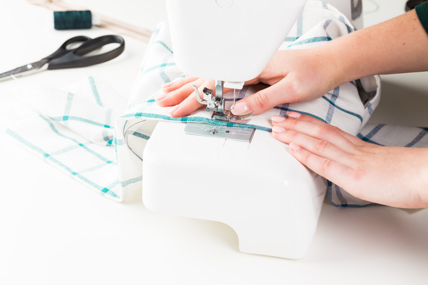 Women's hands behind her sewing - Foto, Imagem