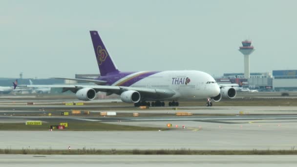 A380 repülőgép a Thai Airways International - Felvétel, videó