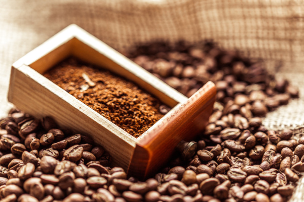 coffee beans isolated on white - Φωτογραφία, εικόνα