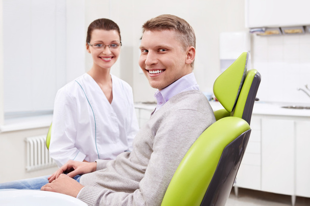 El paciente en el dentista
 - Foto, Imagen