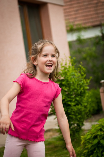 Smiling cute girl outdoor - Фото, зображення