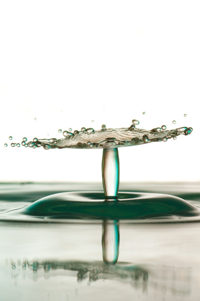 Water drop falling - Фото, зображення