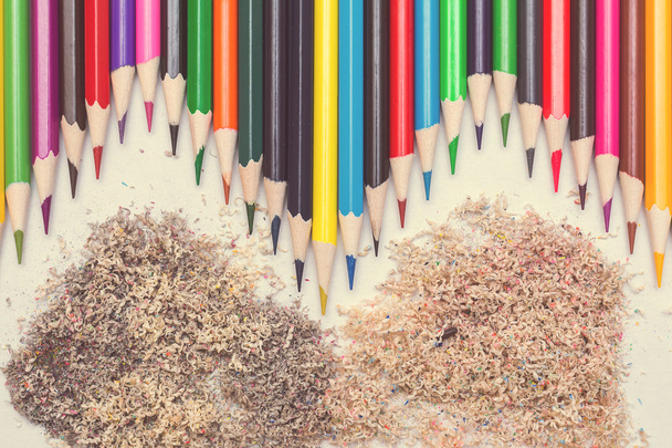 matite colorate e trucioli da loro
 - Foto, immagini