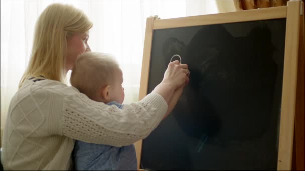 Mother Learning Her Son Writing Letters - Felvétel, videó