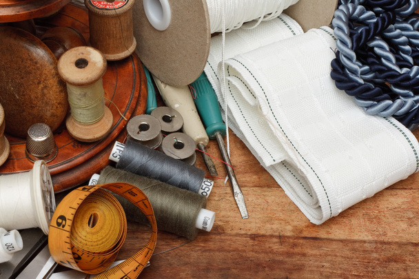Швейные инструменты
 - Фото, изображение