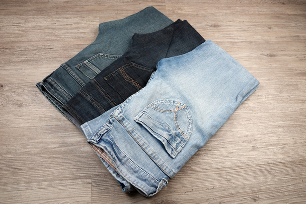 drei verschiedene blaue Jeans - Foto, Bild