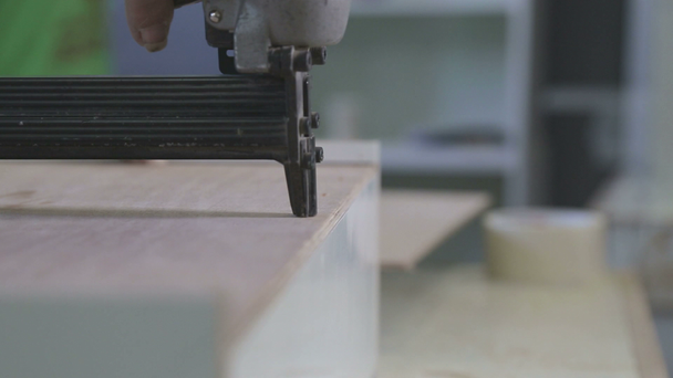 Schubladen in der Schreinerei bauen - Filmmaterial, Video