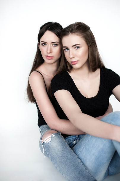Young and beautiful sisters in friendship, sharing joy, trust, l - Foto, Imagen
