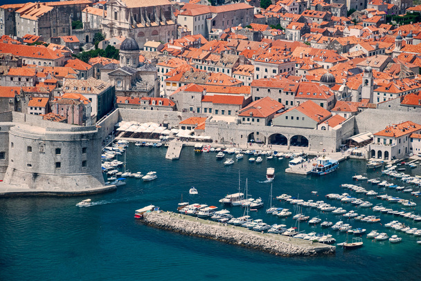 Dubrovnik, Croacia vista desde la distancia
 - Foto, imagen