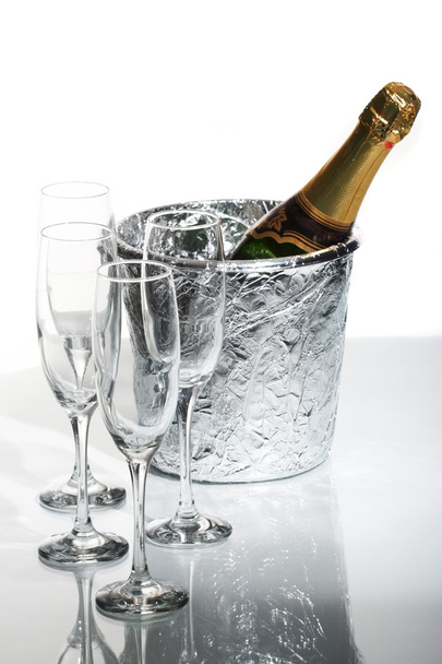 Şampanya ve buz kovası - Fotoğraf, Görsel