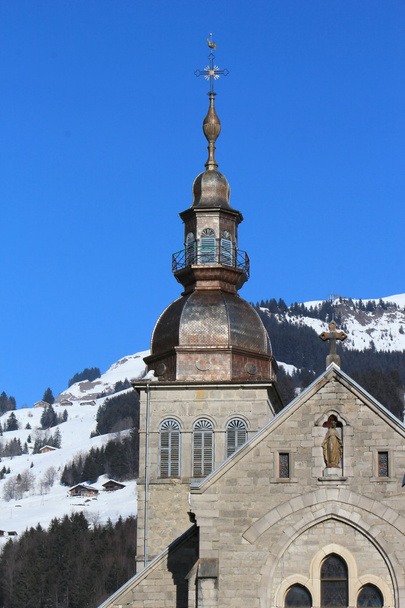 Iglesia Notre Dame de l 'Assomption, Grand-Bornand, Francia
 - Foto, imagen