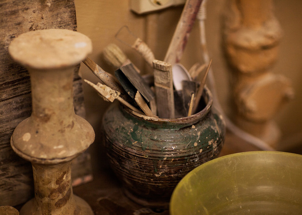 workshop, tools, ceramics and clay - 写真・画像