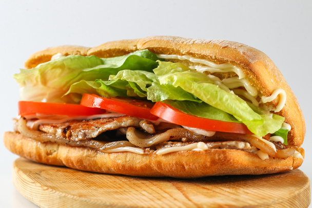 Смачний бутерброд BLT у чіабаті
  - Фото, зображення
