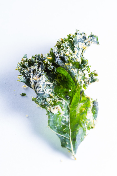 Kale chips, parmezán sajttal  - Fotó, kép