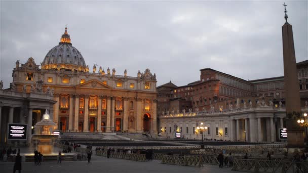 St. Peter Square jest duża plaza w Watykanie - Materiał filmowy, wideo