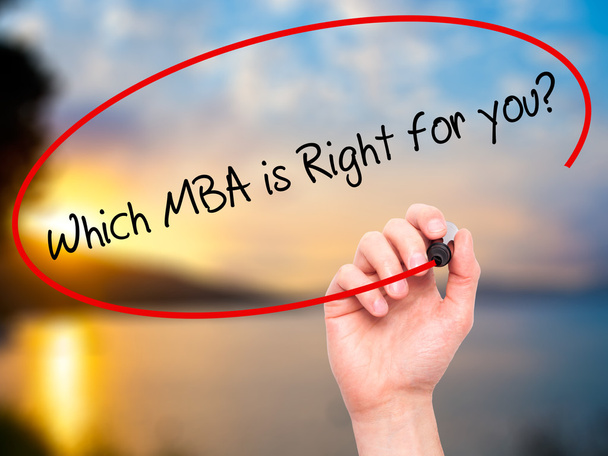 Uomo Scrittura a mano Quale MBA è giusto per te? con pennarello nero o
 - Foto, immagini