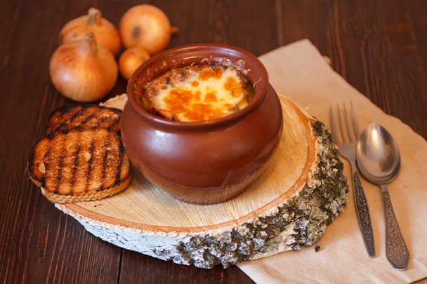 Zuppa tradizionale di cipolle francesi
 - Foto, immagini