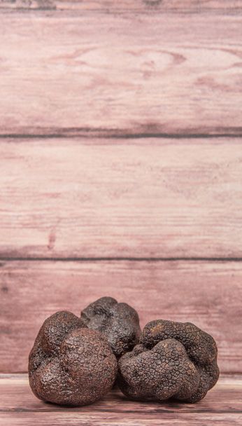 Чорний трюфель гриб
 - Фото, зображення
