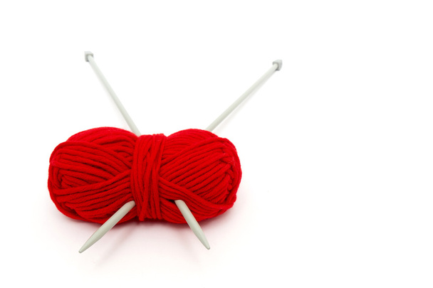 Balle de fil avec aiguilles à tricoter
  - Photo, image