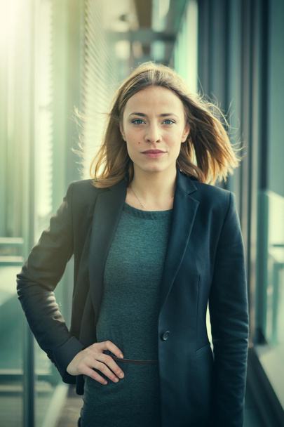 attractive business woman in the office - Foto, Bild