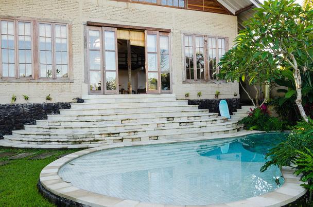 Casa di lusso con piscina
 - Foto, immagini