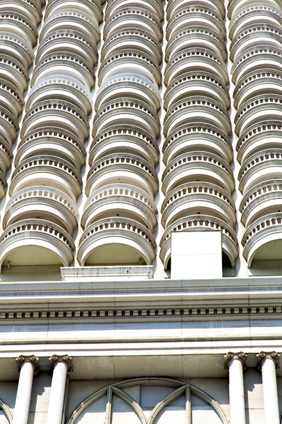  Терраса в современном здании Skyscra
 - Фото, изображение