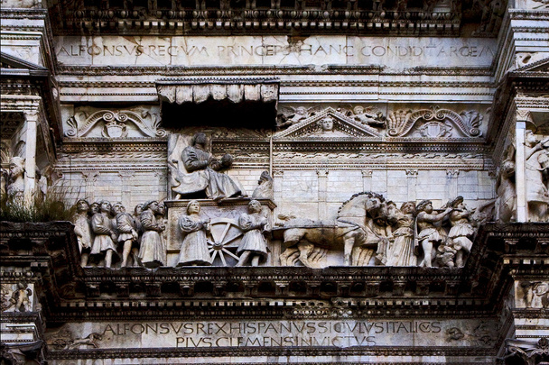   Неаполь италийский разрез maschio angioino
   - Фото, изображение