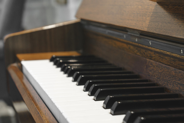 Vintage oude piano - Foto, afbeelding