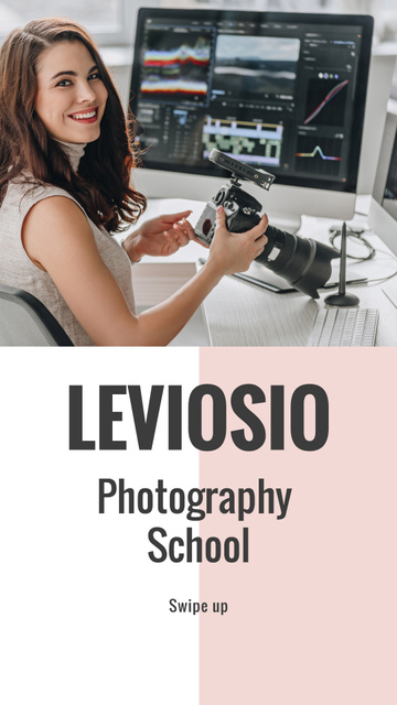 Modèle de visuel Photography School ad Woman Working on computer - Instagram Story