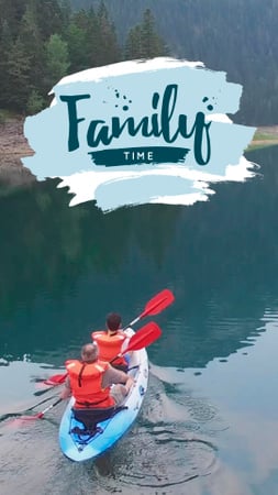 Platilla de diseño Rafting Tour Invitation with Family in Boat TikTok Video