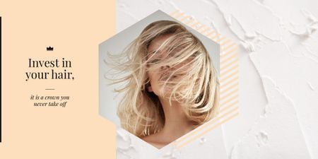 Fiatal vonzó szőke nő gyönyörű hajjal Image tervezősablon
