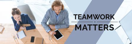 Plantilla de diseño de Teamwork Concept with Colleagues Working in Office Email header 