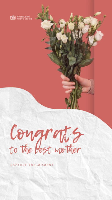 Plantilla de diseño de Hand with Bouquet of Roses for Mother's Day Instagram Video Story 