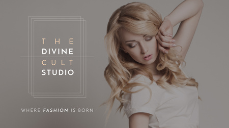 Studio Ad with Attractive Blonde Youtube Modelo de Design