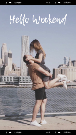 Ontwerpsjabloon van TikTok Video van Lovers in front of city view