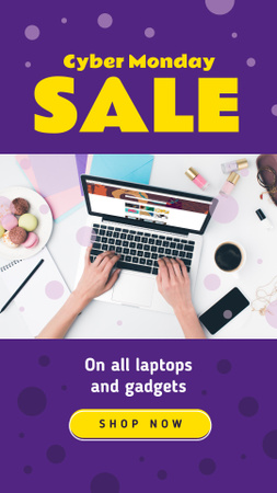 Modèle de visuel Cyber Monday Sale Woman Typing on Laptop - Instagram Story