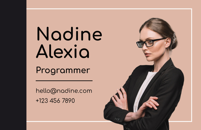 Template di design Confident Professional Programmer Services Offer Business Card 85x55mm