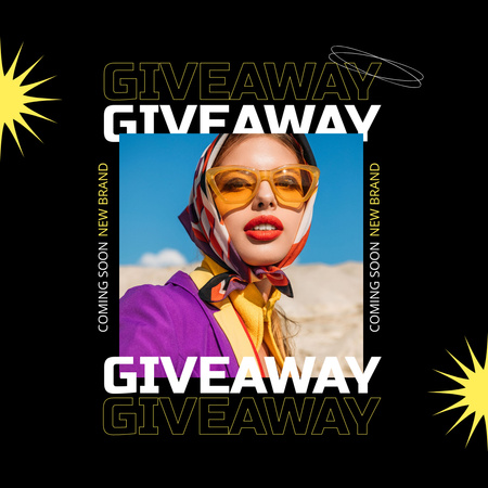 Plantilla de diseño de anuncio de moda con mujer atractiva en gafas de sol y pañuelo para la cabeza Instagram 