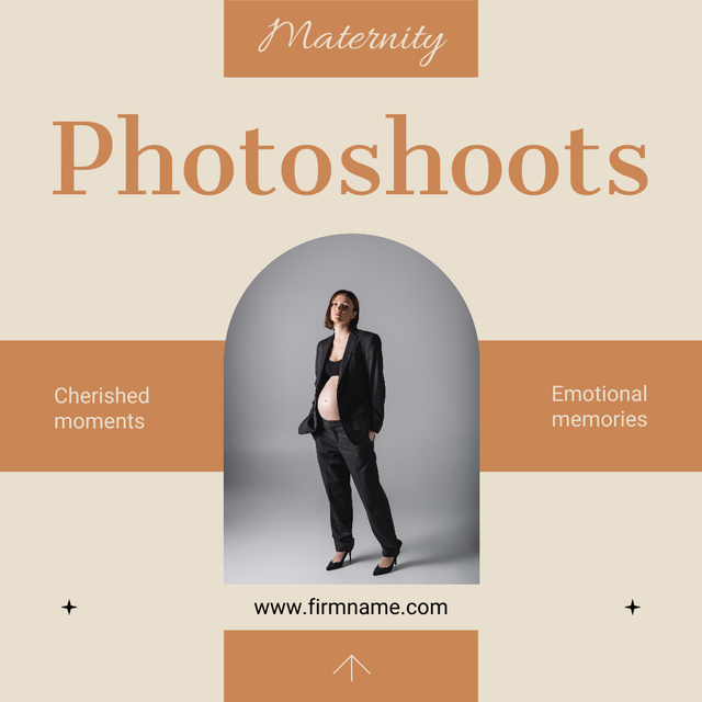 Template di design Stunning Maternity Photoshoots Offer Animated Post