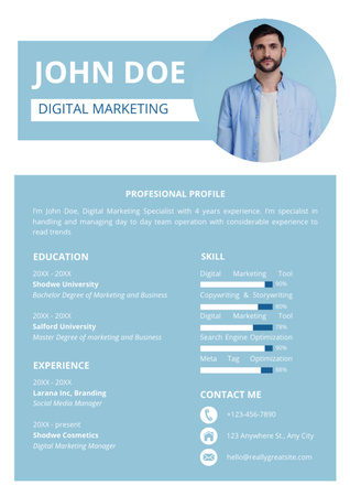 Plantilla de diseño de Habilidades de marketing digital y experiencia con un hombre en azul Resume 
