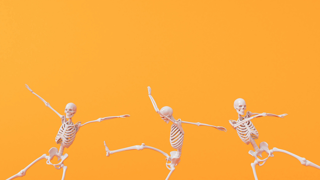 Szablon projektu Chilling Halloween Skeletons Dancing In Orange Zoom Background