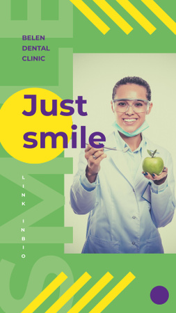 Ontwerpsjabloon van Instagram Story van Smiling Dentist holding apple