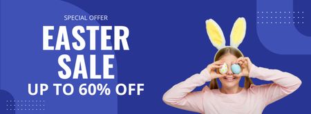 Plantilla de diseño de Anuncio de venta de Pascua con niño alegre con orejas de conejo en azul Facebook cover 