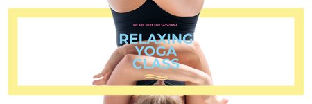 Ontwerpsjabloon van Twitter van Woman Practicing Yoga