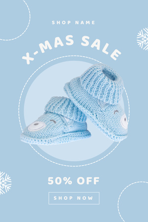 Designvorlage Weihnachtsmode-Verkaufsanzeige mit Miniatur-Strickschuhen für Kinder für Pinterest