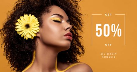 Plantilla de diseño de Anuncio de productos de belleza con mujer con maquillaje amarillo Facebook AD 