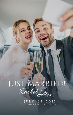 Convite de casamento com casal atraente tirando selfie no carro IGTV Cover Modelo de Design