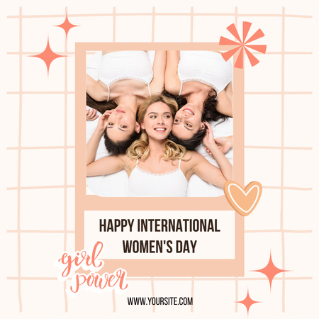 Plantilla de diseño de Mujeres sonrientes felices en el día internacional de la mujer Instagram 