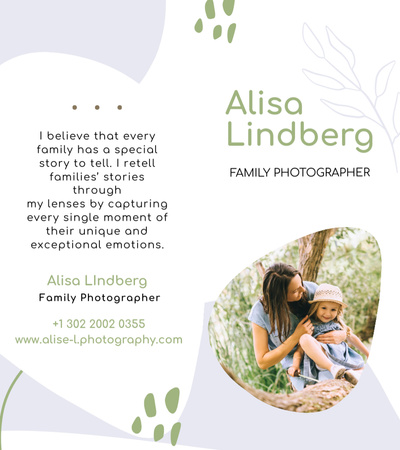 Προσφορά οικογενειακού φωτογράφου με γυναίκα και παιδί Brochure 9x8in Bi-fold Πρότυπο σχεδίασης