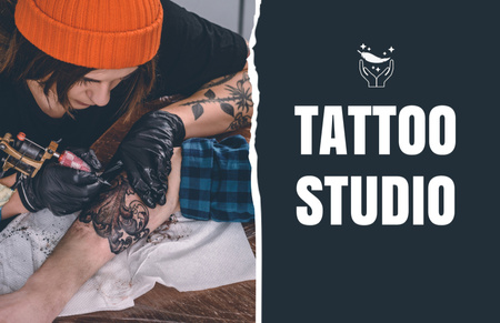 Platilla de diseño Professional Tattoo Artist In Studio Offer In Blue Business Card 85x55mm